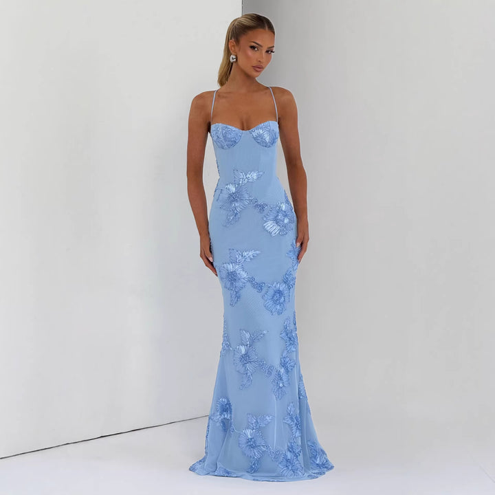 Damer Elegant kveldsrobe med blomstrete blondemønster og figursydd snitt Skjora