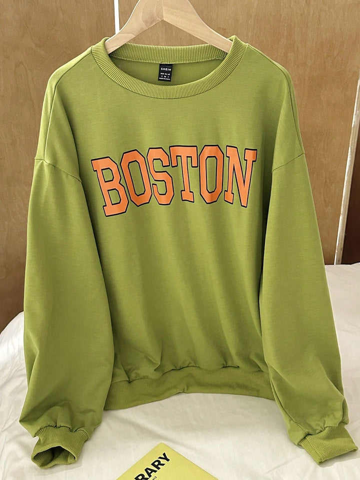 Kvinnelig avslappet sweatshirt med iøynefallende bokstaver Skjora