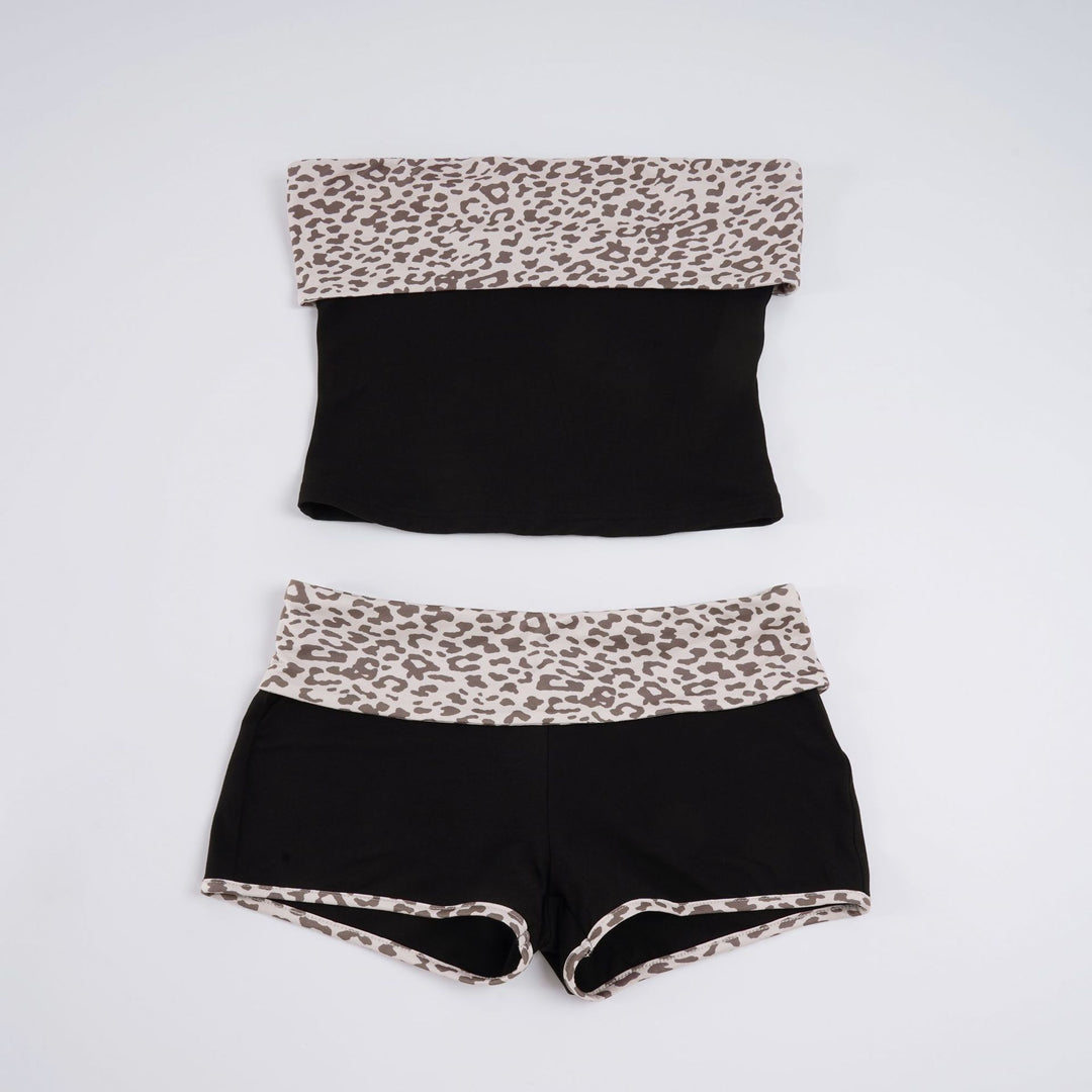 Dame Bandeau-bikini-sett med moteriktig leopardmønster og behagelige shorts Skjora