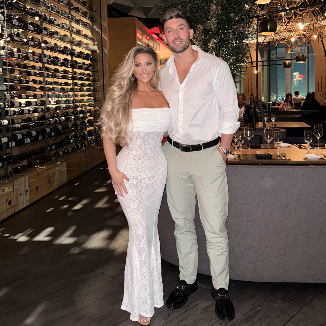Dame Forførende blonde maxikjole med off-shoulder design Skjora