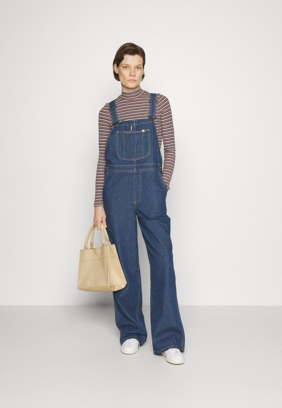 Dame Denim- jumpsuit med bred bein og justerbare stropper Skjora