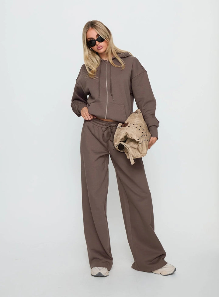 Women's fashionable lounge set with a relaxed fit and innovative design Skjora