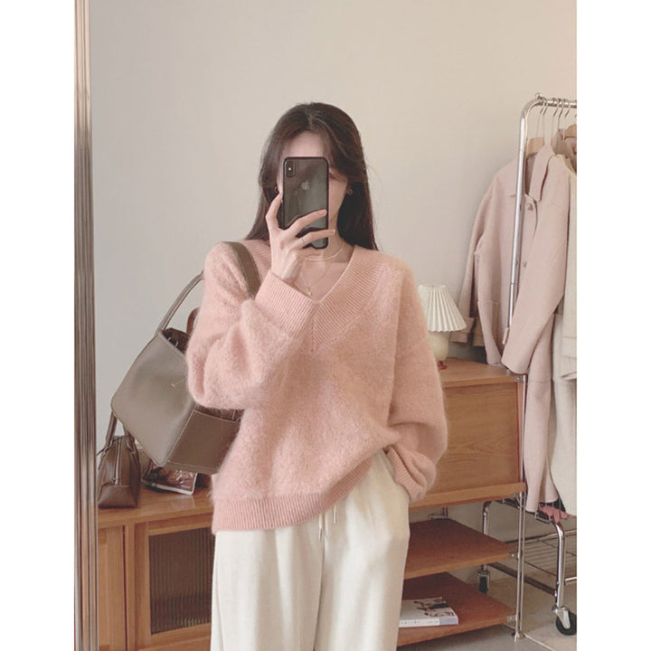 Damer Fluffy V-hals genser laget av Mohair Skjora