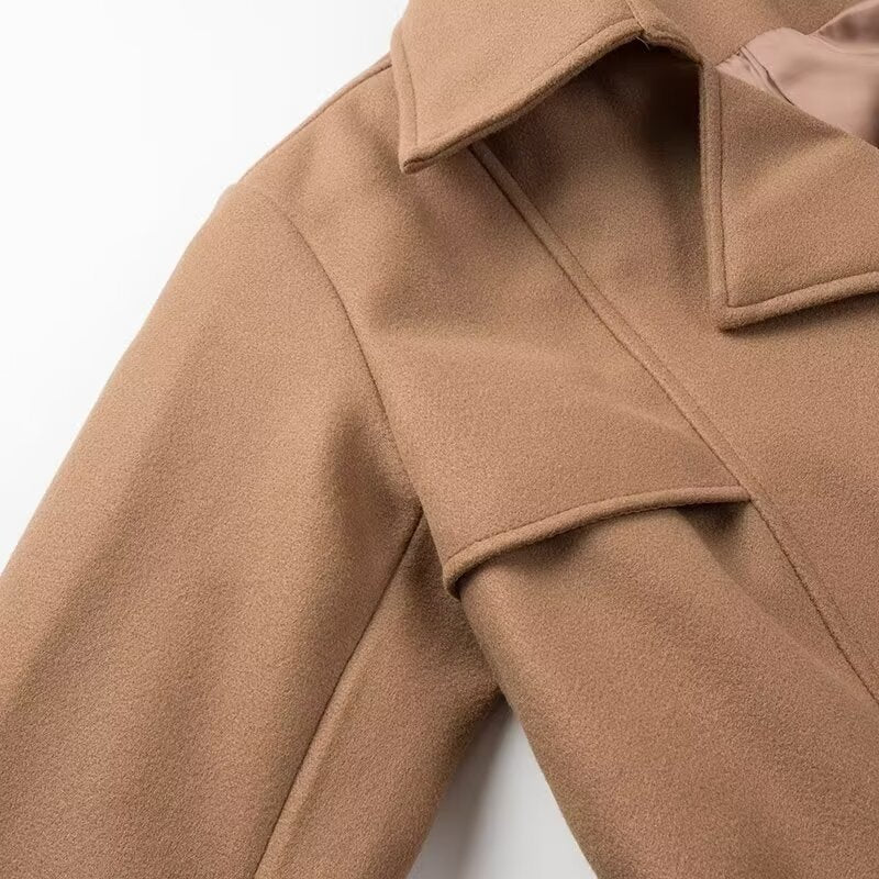 Kvinne Elegante Trench Coat med Livrem og Dobbel Knapplukking Skjora