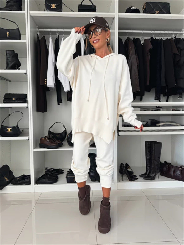 Dame casual lounge sett med oversized hettegenser og komfortable joggebukser Skjora