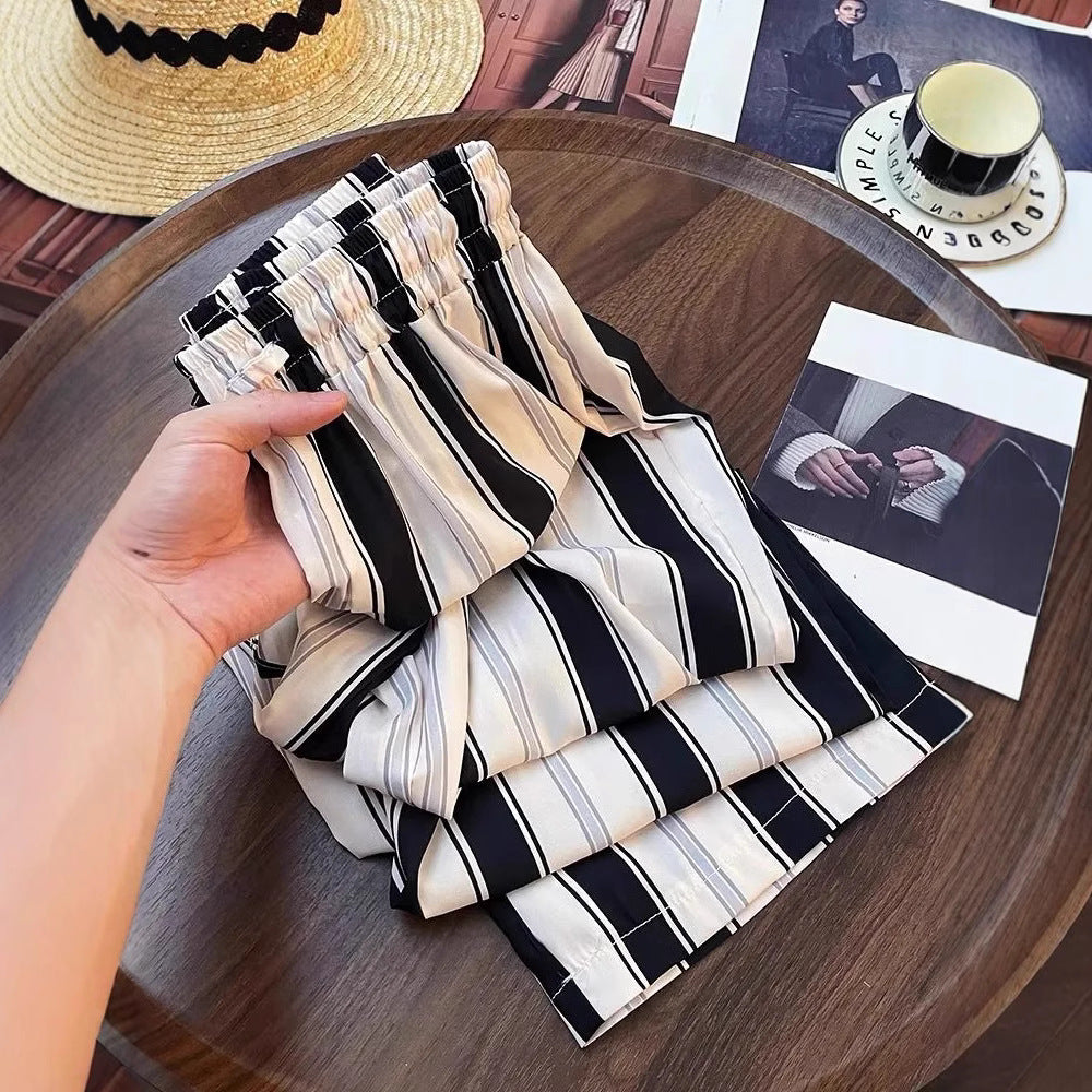 Kvinne Elegant og Komfortabel Stripete Culotte Shorts Skjora