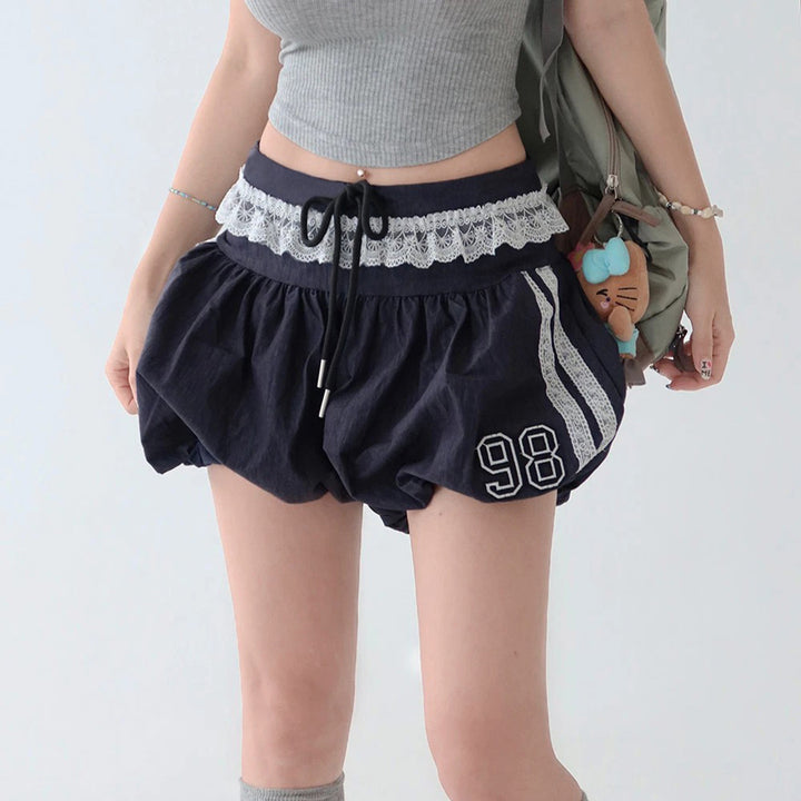 Dame sporty shorts med spisse detaljer og elastisk linning Skjora