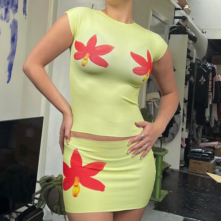 Dame moteriktig topp og skjørt sett med blomsterdesign Skjora