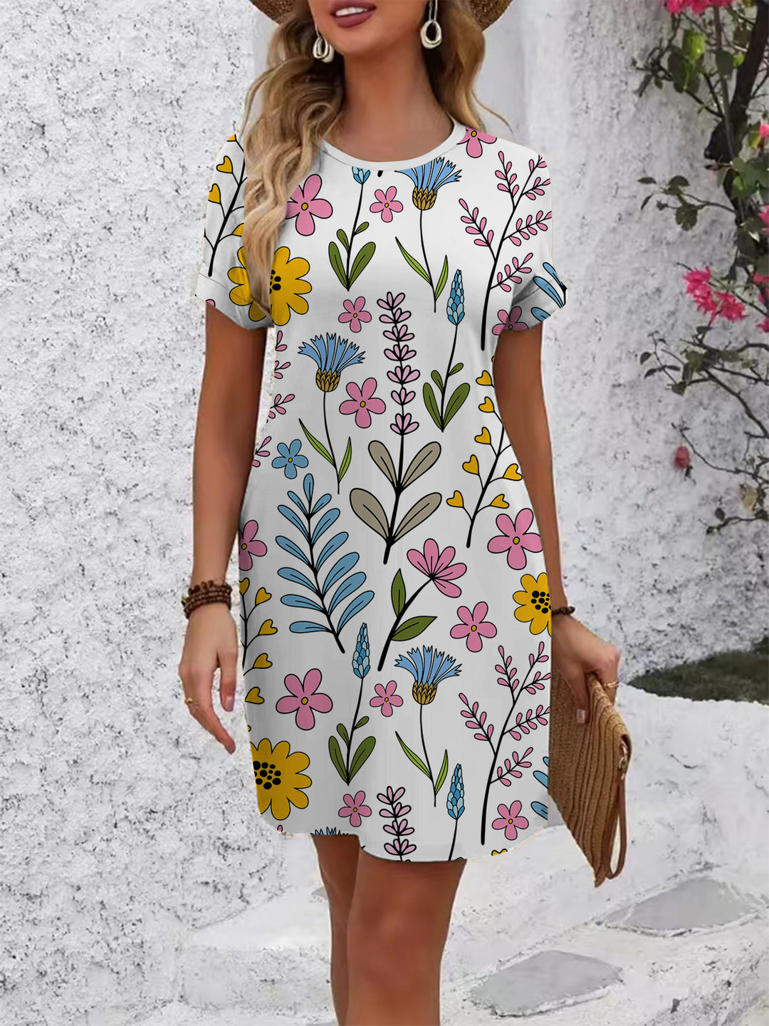 Dame uformell T-skjortekjole med fargerikt blomsterdesign og behagelig passform Skjora