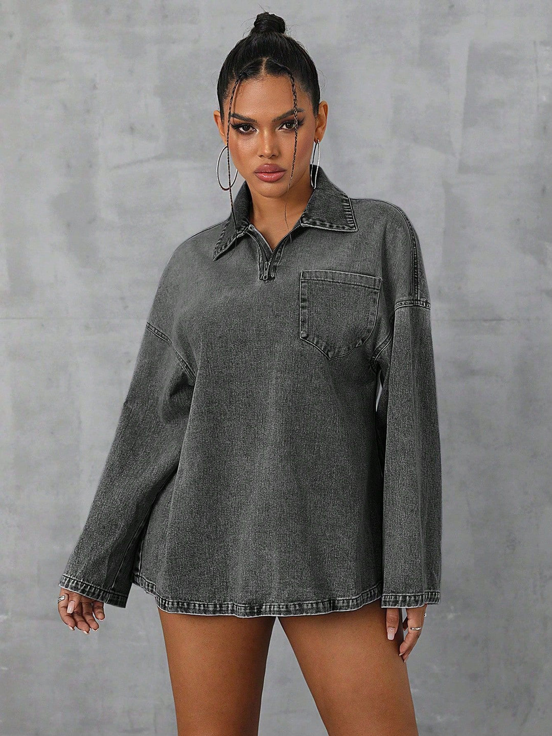 Kvinnelig oversized denimbluse med praktisk glidelås og avslappet krage Skjora