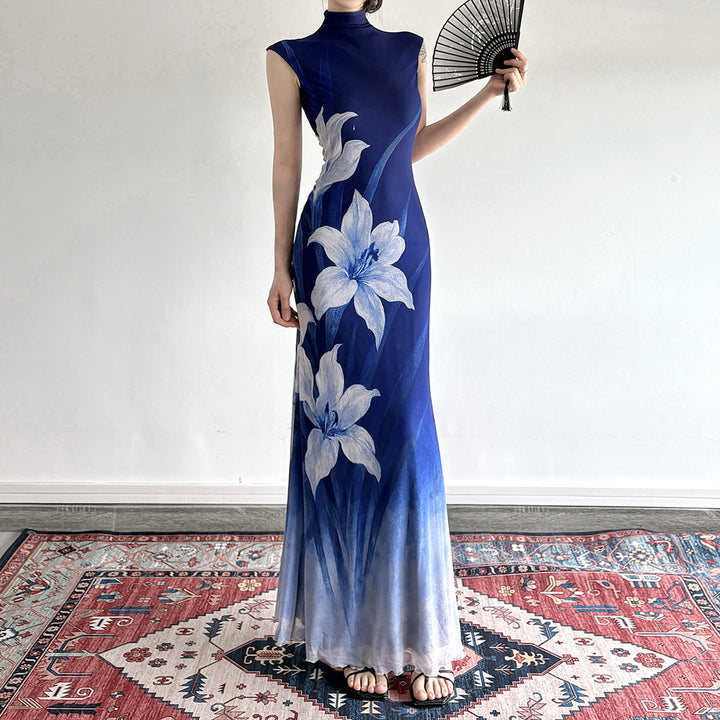 Dame maxikjole med blomsterdesign og elegant ståkrage Skjora