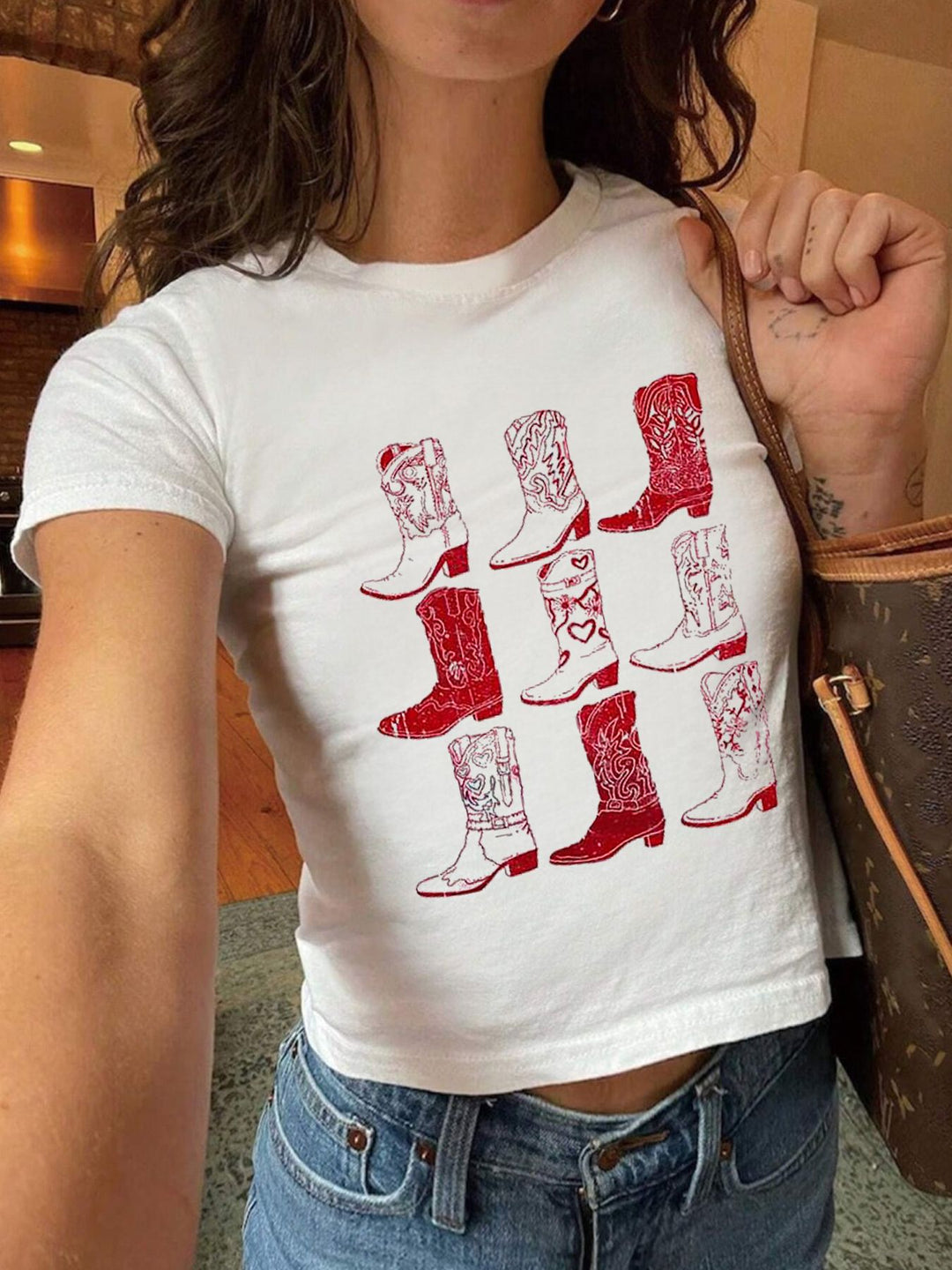 Dame Crop-T-skjorte med kreativ cocktail-design Skjora