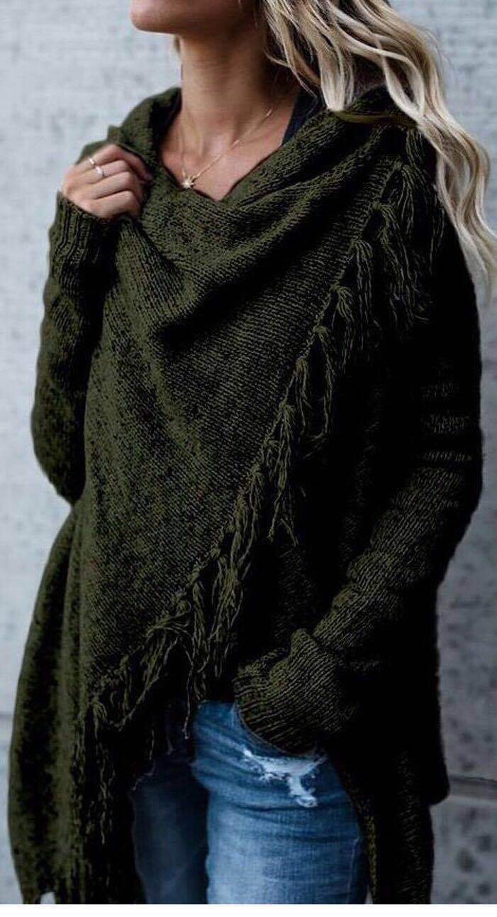 Kvinnens koselige poncho med frynser Skjora