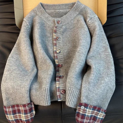 Dame cardigan med rutemønster og elegante knappdetaljer Skjora