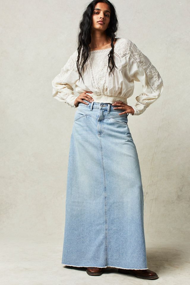 Dame Maxiskjørt i svart denim med sidelommer og avslappet snitt Skjora