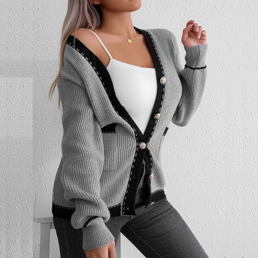 Damer cardigan med fashionable knappelukking og kontrastdetaljer Skjora