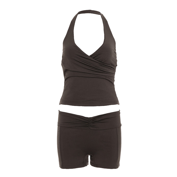 Damer sporty bikini-sett med høyhalset topp og moteriktige shorts Skjora