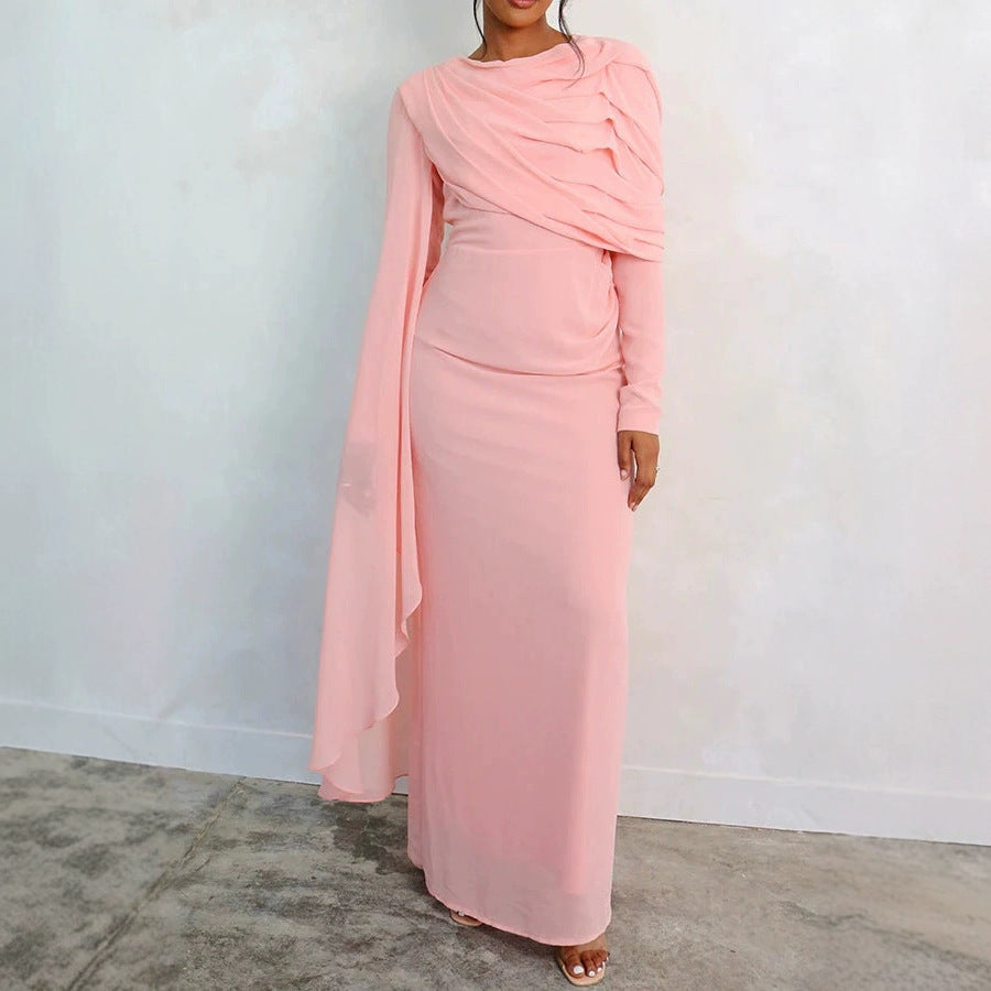 Kvinnes Elegant Maxi Kjole med Drapert Skulderdesign og Lang Erme