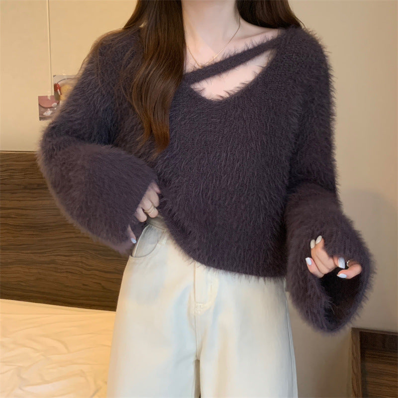 Kvinne Fluffy Genser med Casual Snitt og Dyp V-Hals Skjora