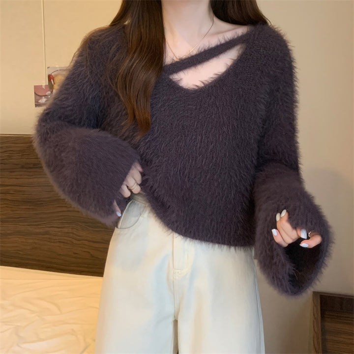 Kvinne Fluffy Genser med Casual Snitt og Dyp V-Hals Skjora