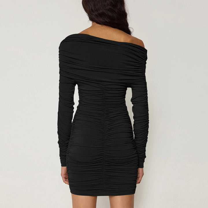 Dame Figurtilpasset Off-Shoulder Kjole med Rynke og Lange Ermer Skjora
