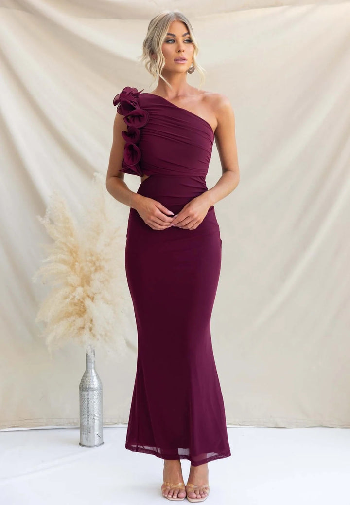 Kvinne Elegant Rynket Maxi Kjole med en Off-Skulder Design og Skreddersydd Passform