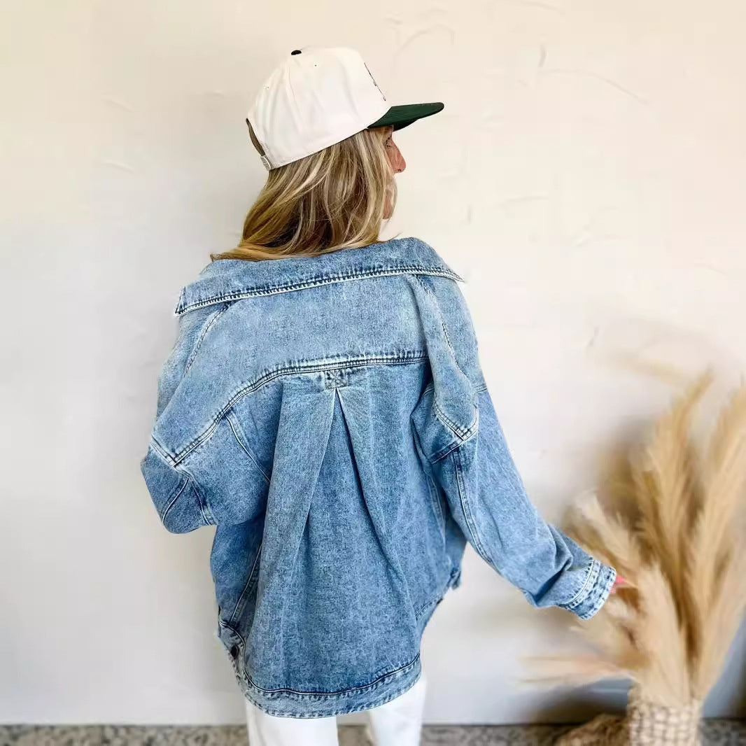Women's casual denim jacket in a relaxed oversized cut with practical pockets Skjora