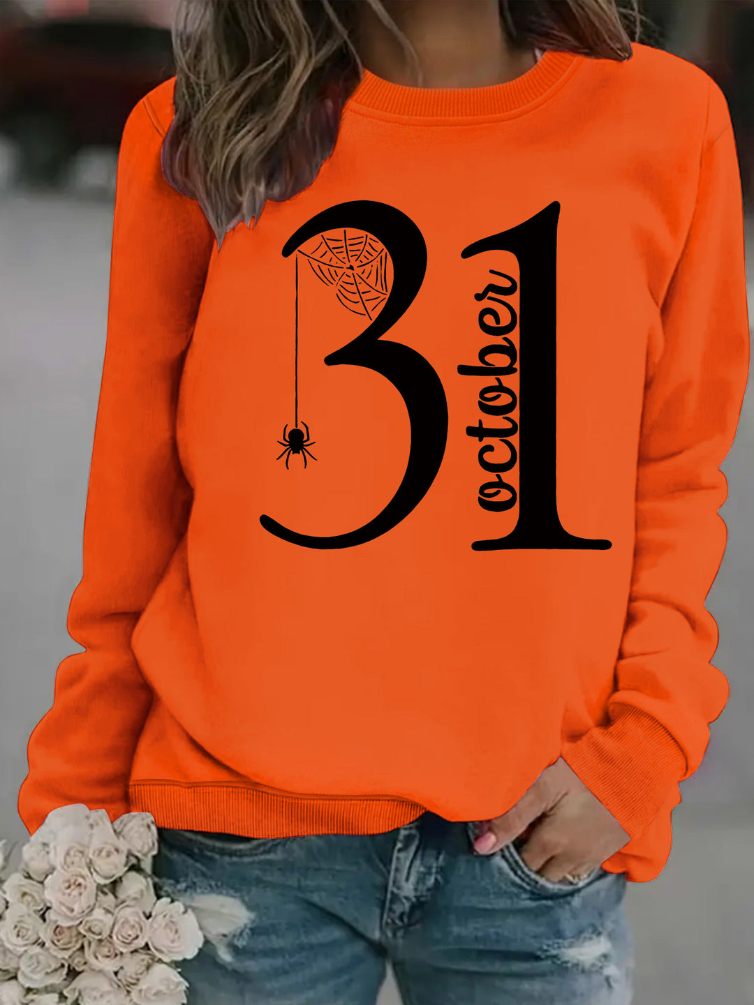 Kvinne sweatshirt med kreativ Halloween motiv og komfortabel passform Skjora