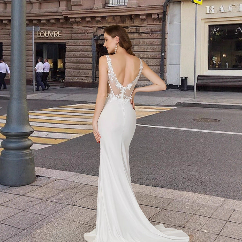 Kvinne Elegant Kveldskjole med Sofistikerte Blonde Detaljer og Figur-Tilpasset Silhuett