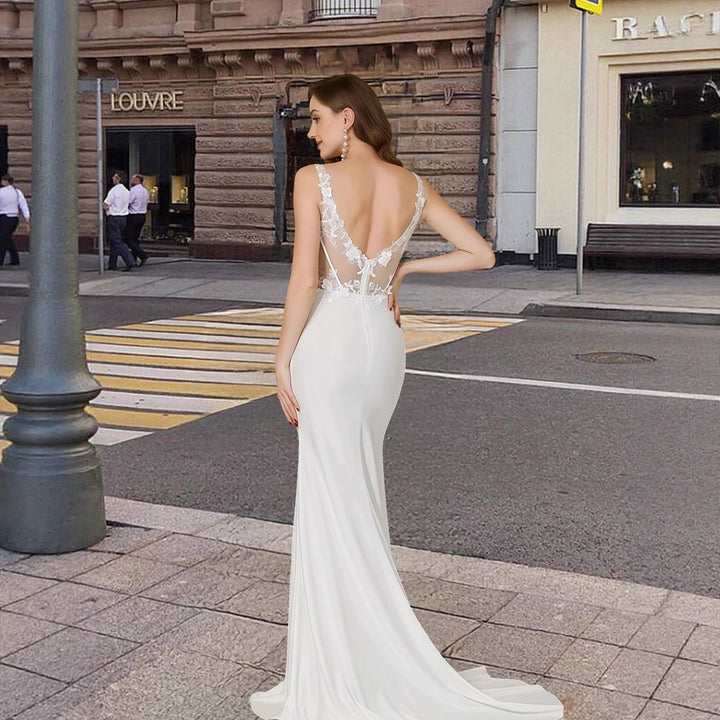 Kvinne Elegant Kveldskjole med Sofistikerte Blonde Detaljer og Figur-Tilpasset Silhuett