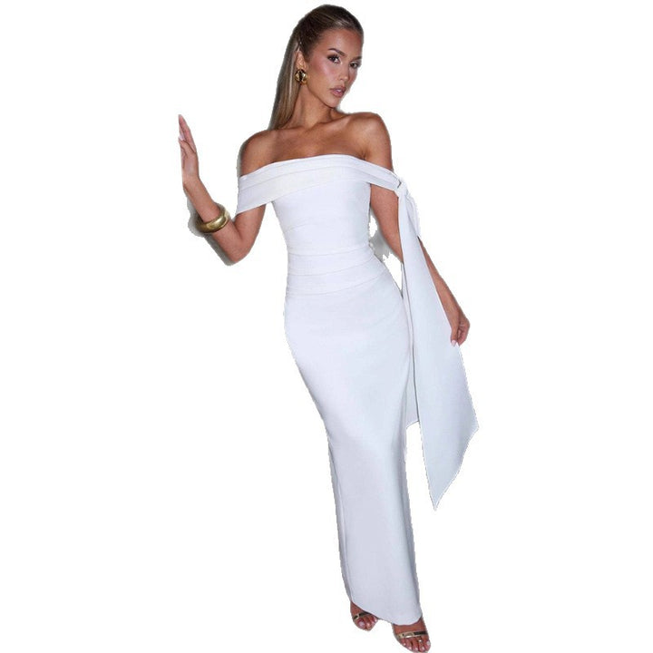 Dame Elegant kveldsdrakt med Off-Shoulder-design og Flytende Cape Skjora