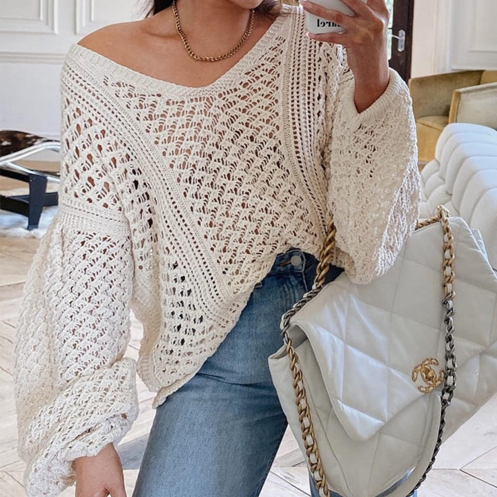 Kvinnenes lette strikkegenser med V-hals og oversized ermer Skjora