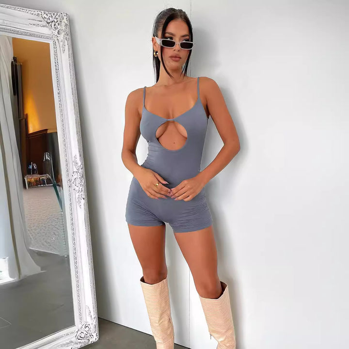 Damer figursydd jumpsuit med forførende cut-out og spaghetti stropper Skjora