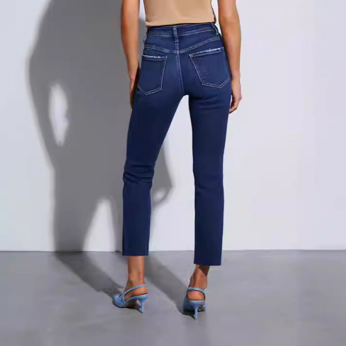 Dame tidløse jeans i moderne snitt med cropped bein Skjora