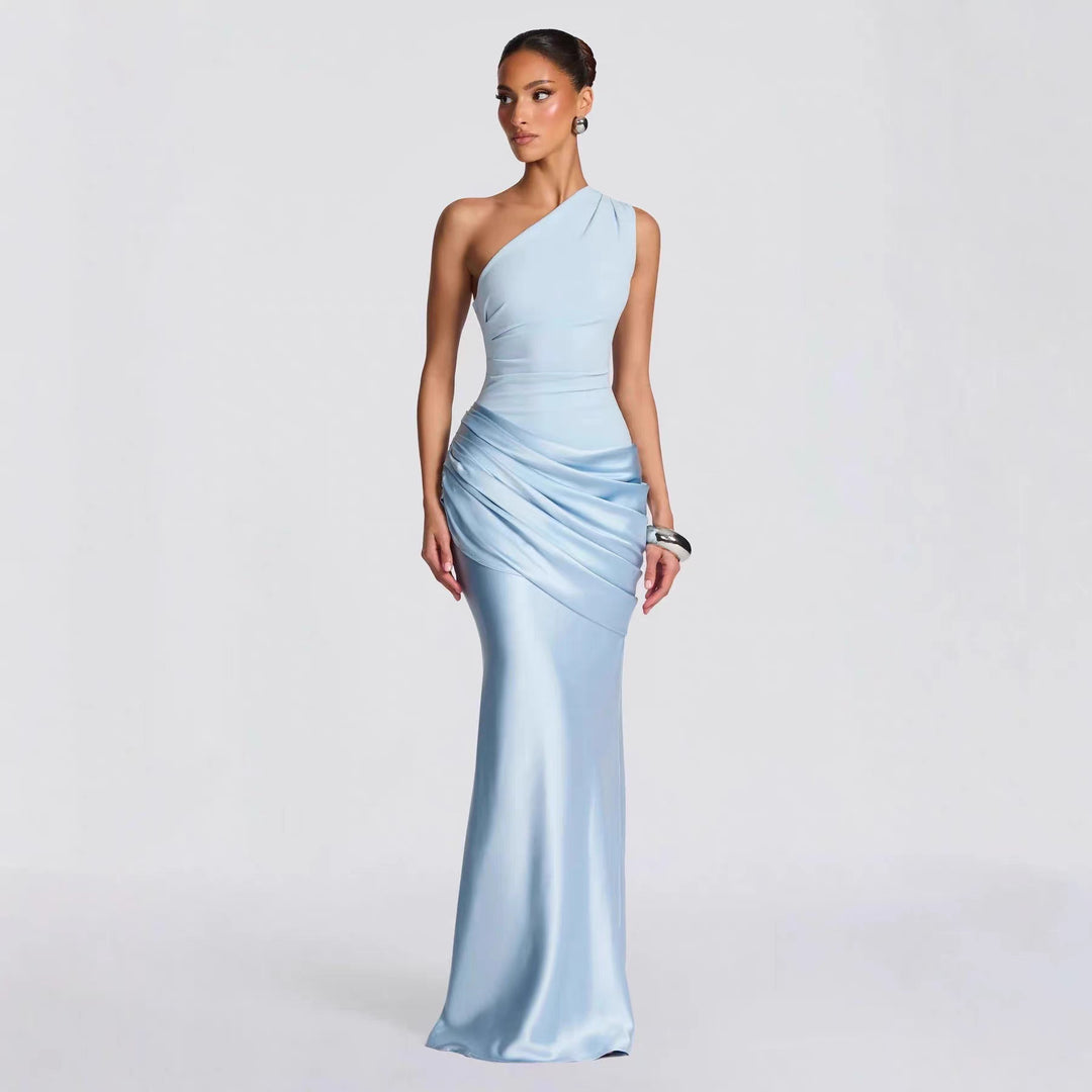 Damer elegant asymmetrisk satengalla med drapering-design Skjora