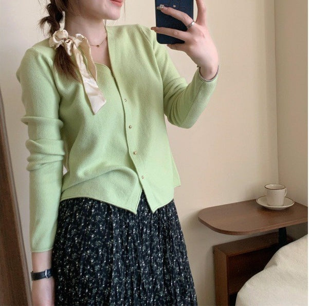 Dame finstrikket cardigan med knappestolpe Skjora
