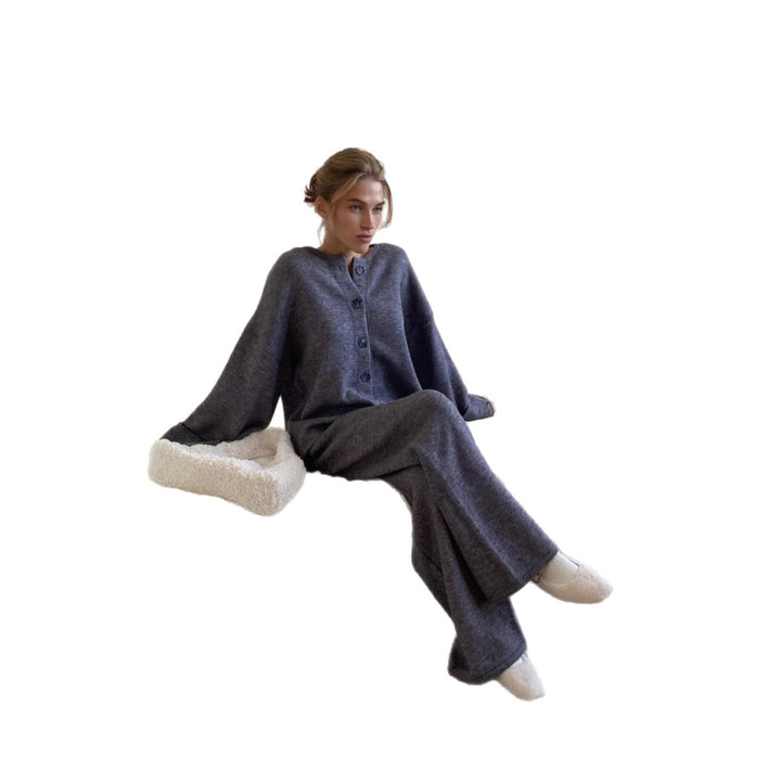 Dame avslappende strikket loungewear-sett med knappestolpe og løs passform Skjora