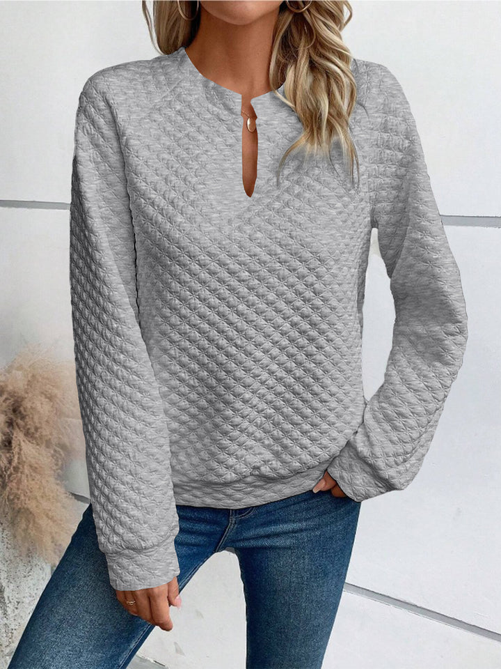 Damegenser med teksturert quiltet design og fashionable halslinning Skjora