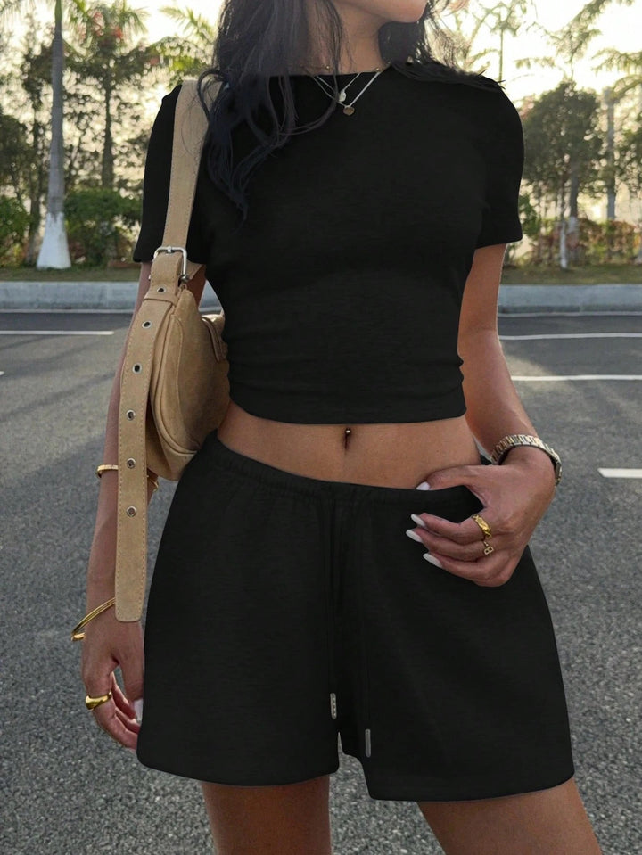 Dame Crop-Top med figursydd snitt og komfortabelt materiale Skjora