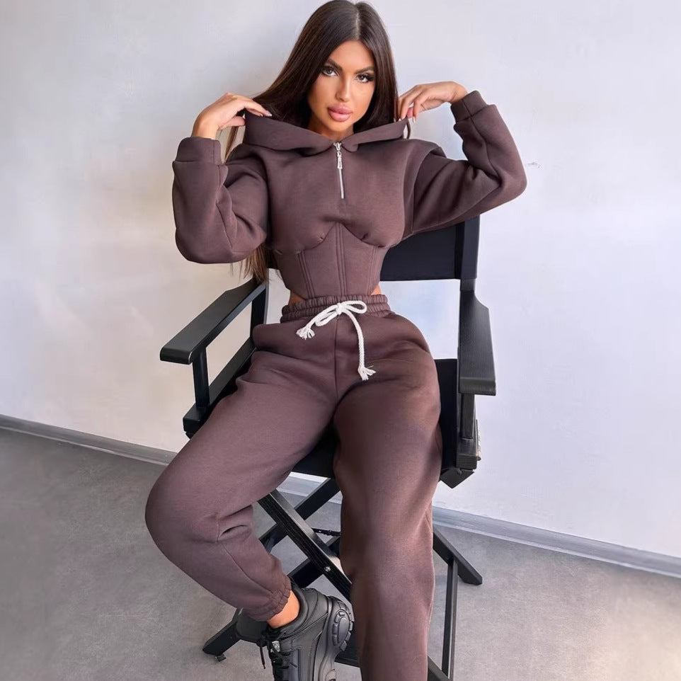 Kvinnegens cropped sweatshirt dress med høy krage og justerbar midje Skjora