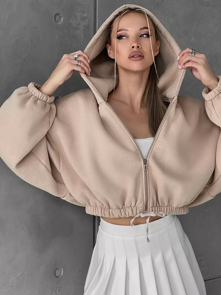 Damer Cropped Hoodie laget av myk sweatshirt-stoff med elastisk midje og glidelås Skjora