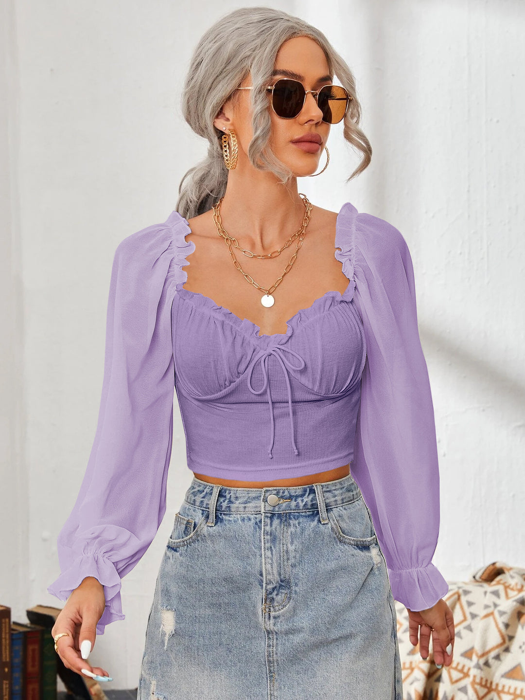 Dame Cropped-bluse med volanger og elegante puff-ermer Skjora