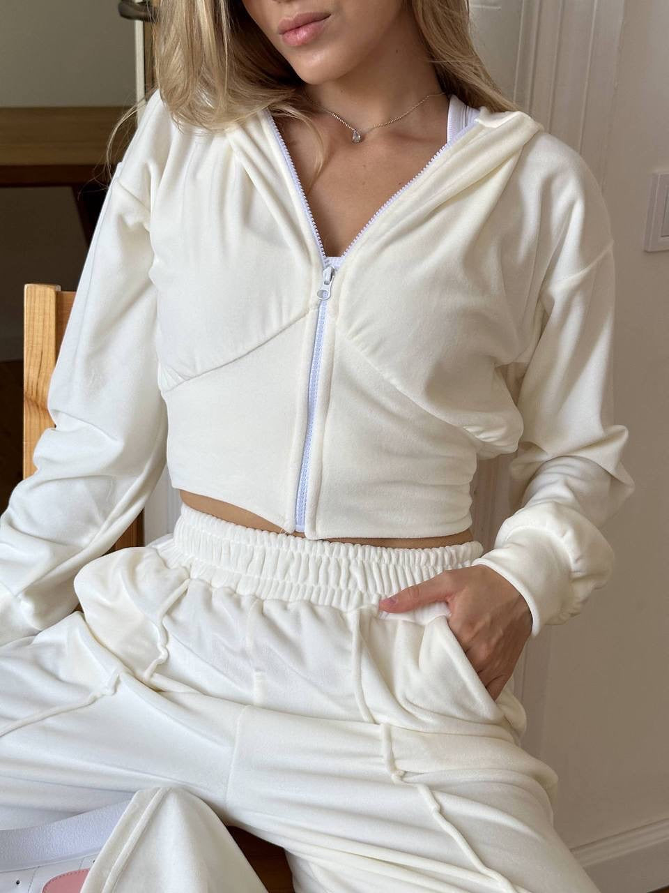 Dame Sport Cropped Hoodie og Løse Joggebukser Sett Skjora