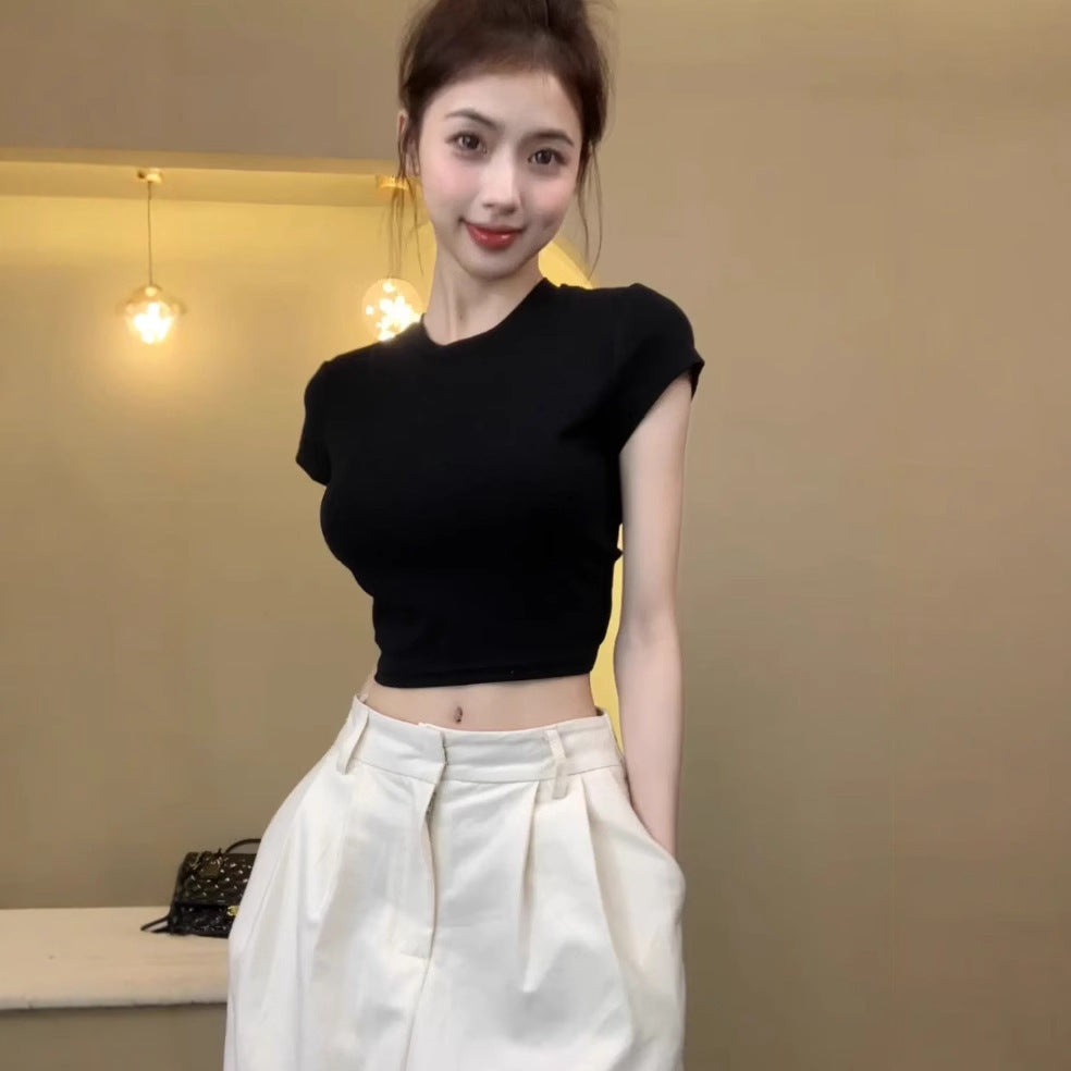 Kvinne crop top med en tettsittende kutt og elastisk materiale