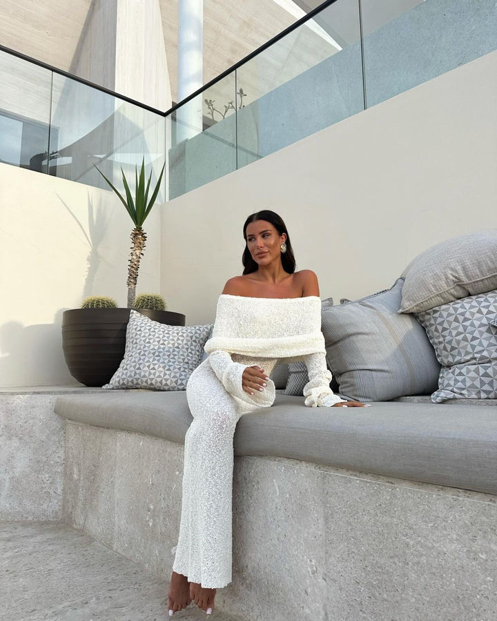 Kvinne Elegant Off-Shoulder Strikkjole med Lange Ermer og Bred Bukse Skjora