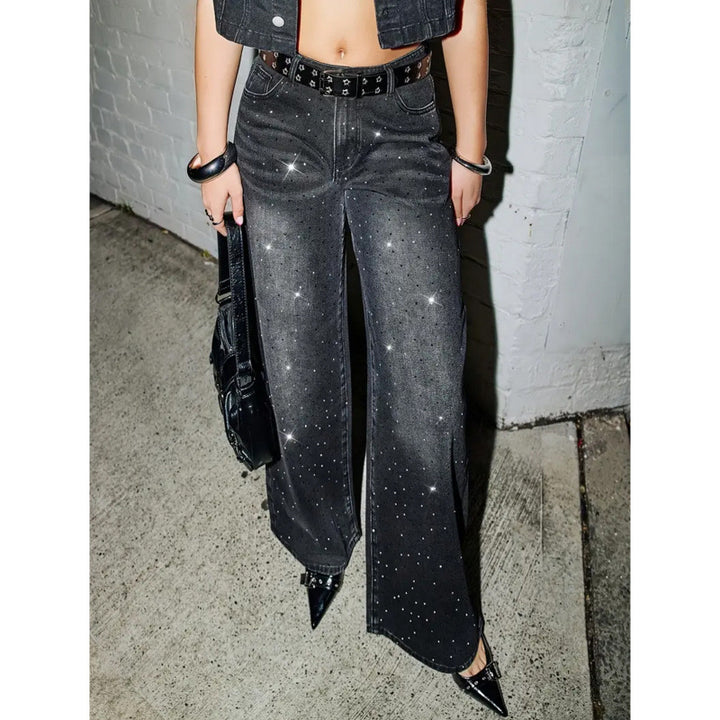 Dame Jeans-Outfit i moderne gatekultur med glitterdetaljer Skjora