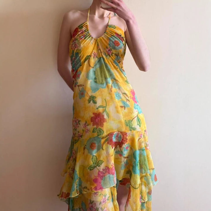 Dame maxikjole med floral lag-på-lag look og spaghetti stropper Skjora
