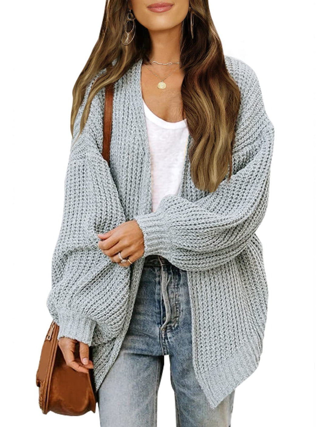 Kvinne chunky strikket cardigan med en avslappet passform og senkede skuldre Skjora