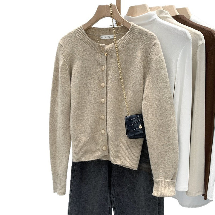 Kvinnens koselige cardigan med fint knappdesign Skjora