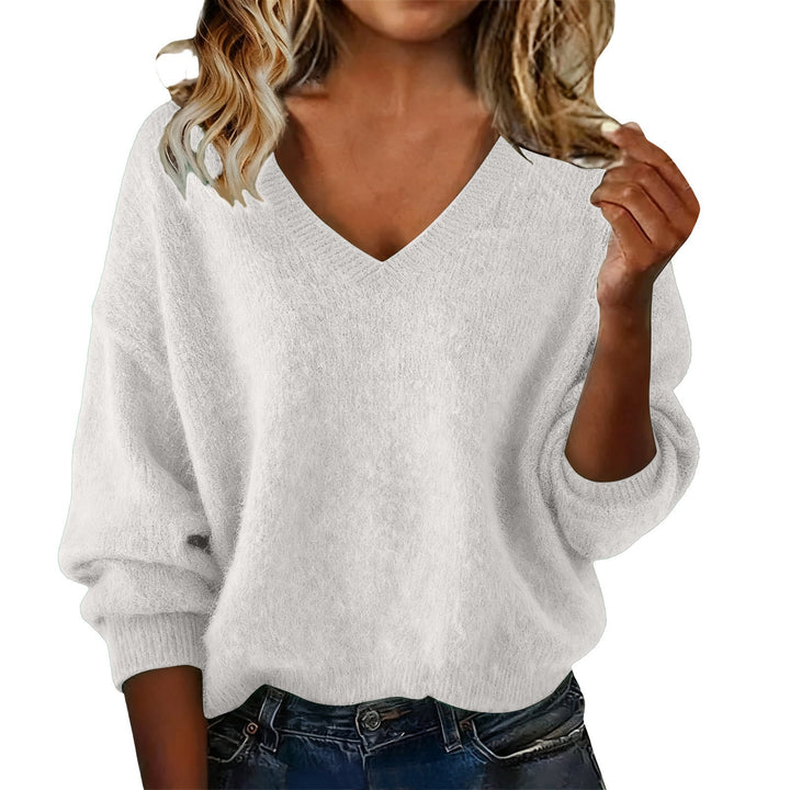 Women's V-neck sweater made of soft fluffy material and oversized fit Skjora